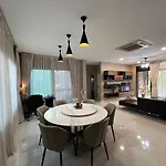 Build The Dreams House 新機場附近 Mega商場
