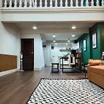 Cozy House Sathorn 11 12 Pax Free Pick Up Airport