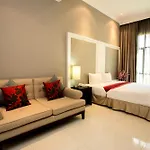 Hope Land Hotel 46/1