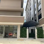 35 Bow Hotel