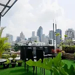 Hash Apartment Silom Soi 3 Triple Room