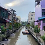Bangkok Neighborhood Hostel