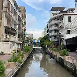 Bangkok Neighborhood Hostel