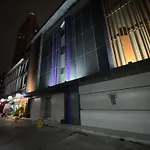Twenty Two Place Hostel - Sukhumvit 22