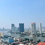 Opulence Riverview With Train Access