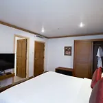 The Tarntawan Hotel Surawong Bangkok