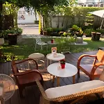 Seven Rabbit House