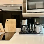 Cozy & Bright Apartment - Asoke