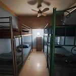 Sura Hostel Bangkok Near Mrt Phra Ram 9