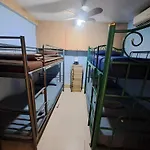 Sura Hostel Bangkok Near Mrt Phra Ram 9