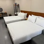 Achcha Hotel - Itsaraphap Mrt Station - Wat Arun