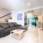 3 Bedroom Spacious Home In Downtown Bangkok Near Mrt Bts Asok Station