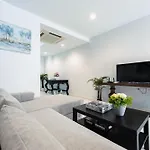 3 Bedroom Spacious Home In Downtown Bangkok Near Mrt Bts Asok Station