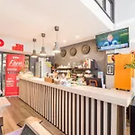 Bossa House Hostel & Cafe