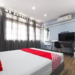 Bossa House Hostel & Cafe
