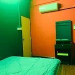 Roxx Social Hostel, Cafe & Bistro