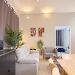 Cozy&Modern 6-Br Home, 14Pax - Central, 5Mins Bts