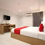 Super Oyo 483 Pannee Hotel Khaosan