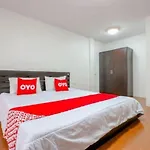 Oyo 935 The Palm Apartment