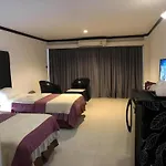 Town In Town Gardent Resort