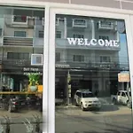 Hoppers Place Donmuang Hostel