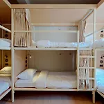 Au Luna Bangkok Hostel