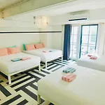 Shared Room In Heritage Apartment Bangkok Old Town