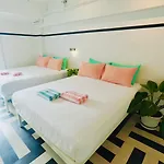 Shared Room In Heritage Apartment Bangkok Old Town
