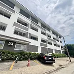 OYO 405 Ruan Plaisoi Apartment