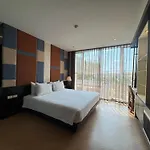 The Sunreno Hotel