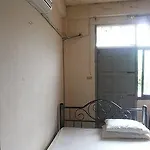 A2Z Guesthouse And Bar