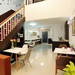 Baan Namtarn Guest House