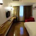 Cozy@9Hotel&Kitchen