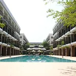 Summer Tree Hotel