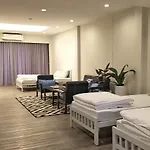 Fun Cafe & Hostel Bangkok