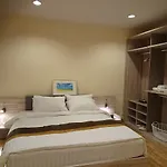 Thonglor Suite