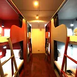 Tkt\'S Row House