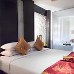 Bangkok Natural Spa Resort And Suite