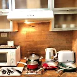 Twin Peaks Sukhumvit Suites