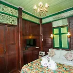 Laksameenarai Guesthouse - Hostel/Backpacker Accommodation