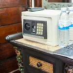 Laksameenarai Guesthouse - Hostel/Backpacker Accommodation