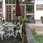 Rest Ari Boutique Hostel