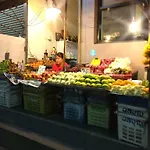 Tia Thai Hostel