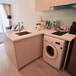 Comfy Condo On Nut