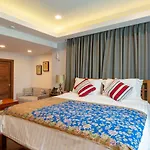Maneeya Park Residence