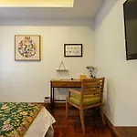 Maneeya Park Residence