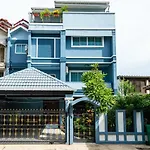 Maneeya Park Residence