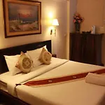 Nawarat Resort & Serviced Apartment