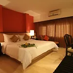 Rose Hotel