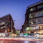 U4 Large 2 Bed Rooms Full Kitchen 200M To Bts